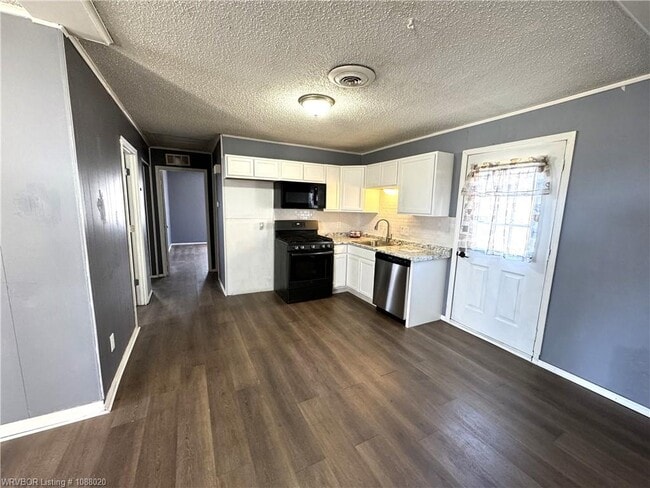 Photo - 107 S Oak St