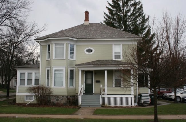 Building Photo - 103 W Lincoln Ave