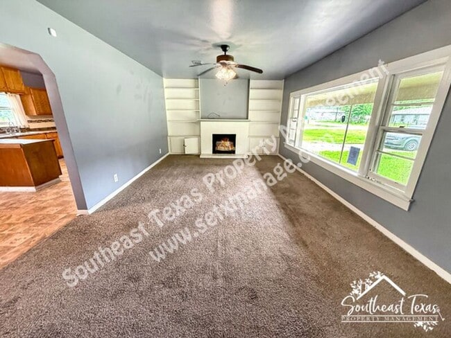 Photo - 3255 Charles St