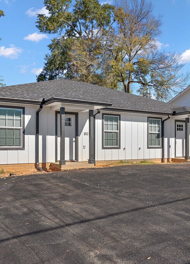 Photo - 215 Beall St