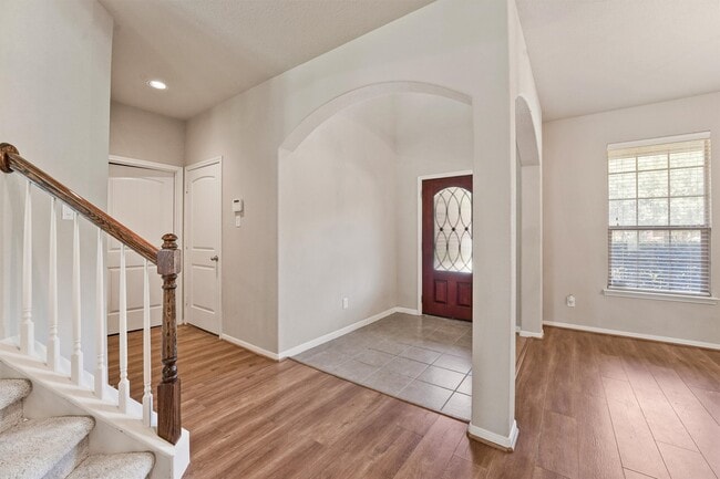 Photo - 115 Black Swan Pl