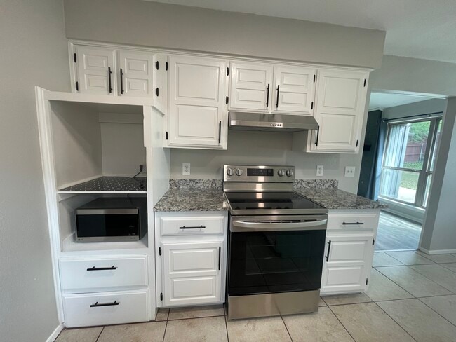 Photo - 3924 Waterford Way