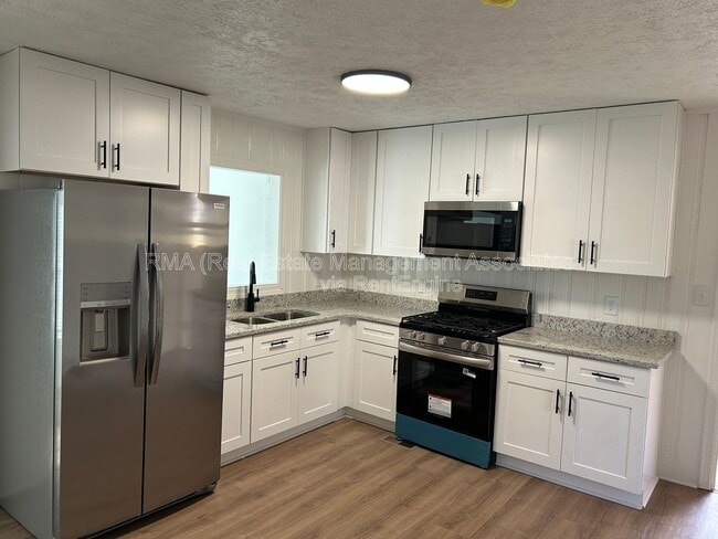 Photo - 216 Hillandale Dr