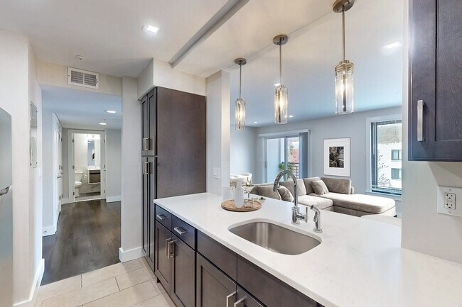 River Club Apartments