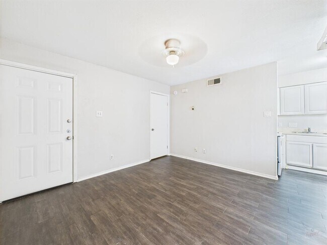 Photo - 1840 Burton Dr Unidad 141