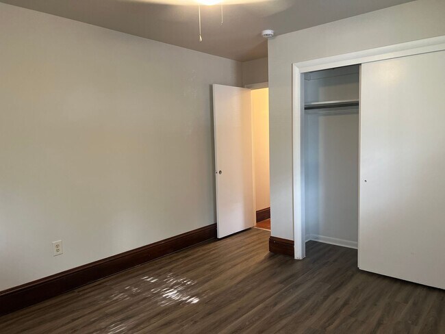 Photo - 2 Bed 1 Bath in Edgewater! Unit D