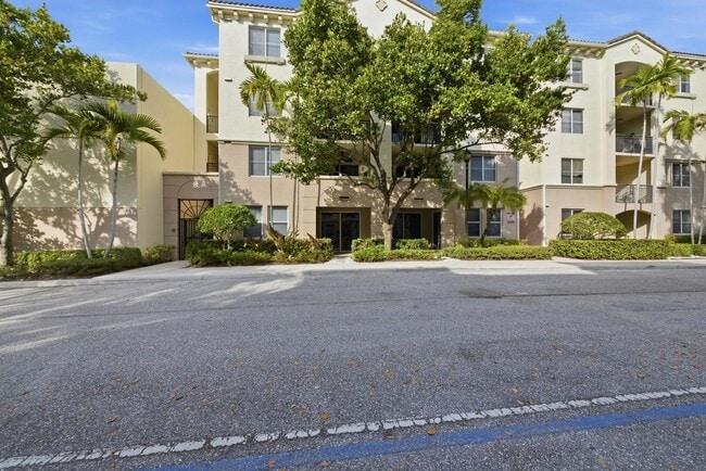 Building Photo - 4 Renaissance Way Unit 110