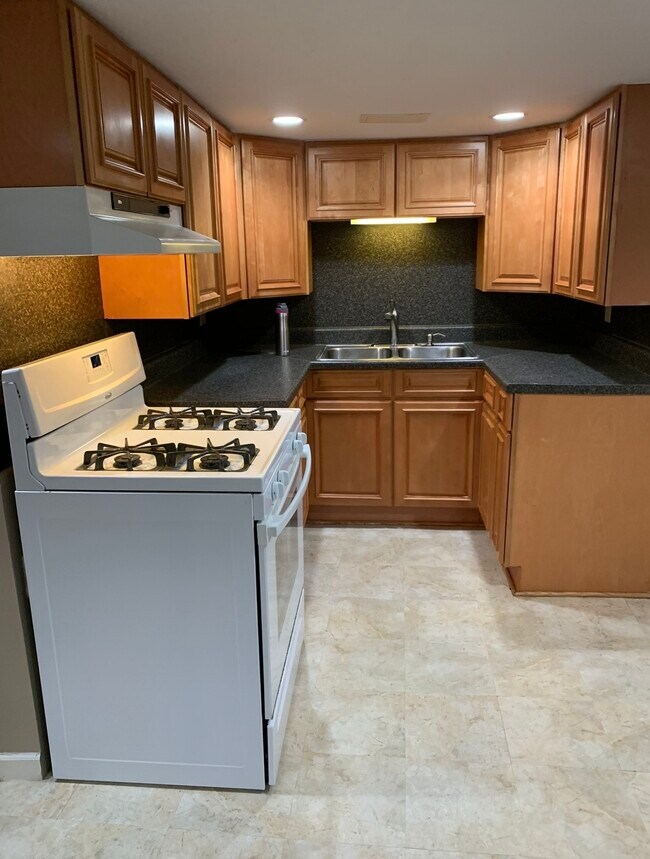 22 John St Unit 1