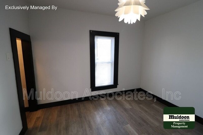 Photo - 1037 Pine St