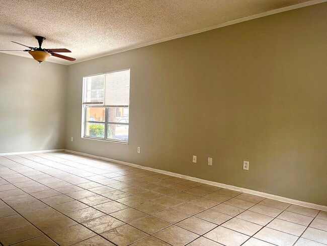 Sala de estar/Comedor - 4814 S Semoran Blvd Unidad 404