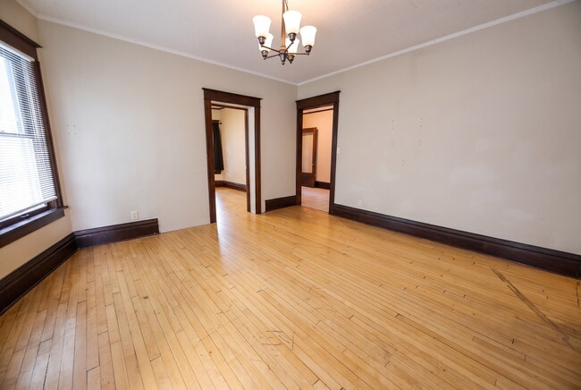 Photo - 122 N Franklin St