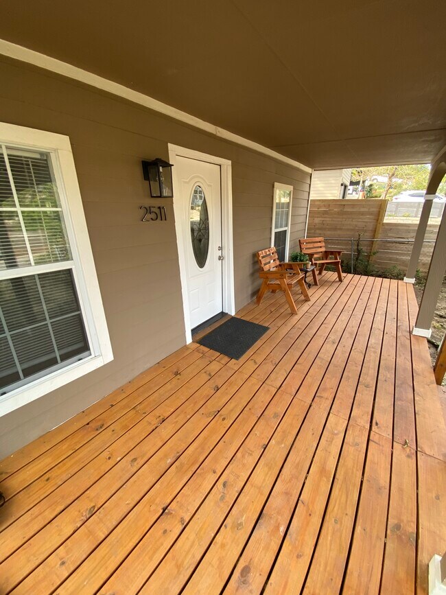 Photo - 2511 E 9th St