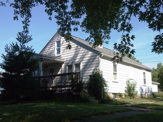 3 bedroom, 1 bath Home - Available: August... - 3 bedroom, 1 bath Home - Available: August...