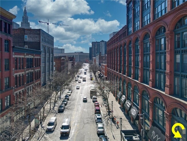 Photo - 635 W Lakeside Ave Unit 100 A1