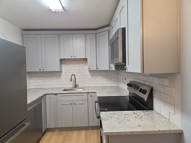 Building Photo - 56 Jacqueline Rd Unit Waltham Condo 56-12