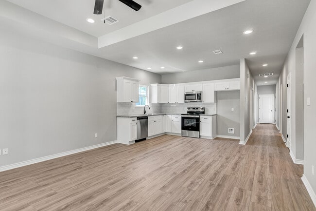 Photo - 9846 Golden Ln