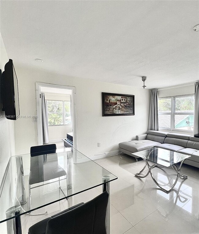 Photo - 1940 Adams St Unit 3