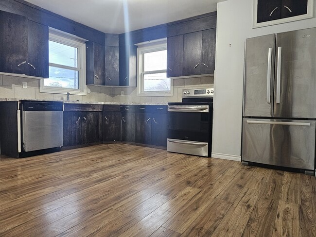 Photo - 12905-12972 72 St NW