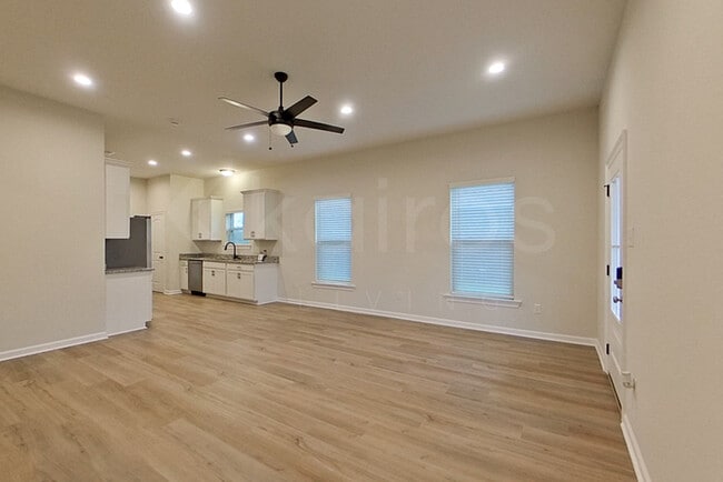 Photo - 313 Peppercorn Wy