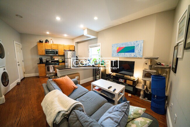 Photo - 344 Centre St Unidad 1