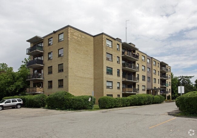 Primary Photo - 22 & 24 Burnhamthorpe Rd