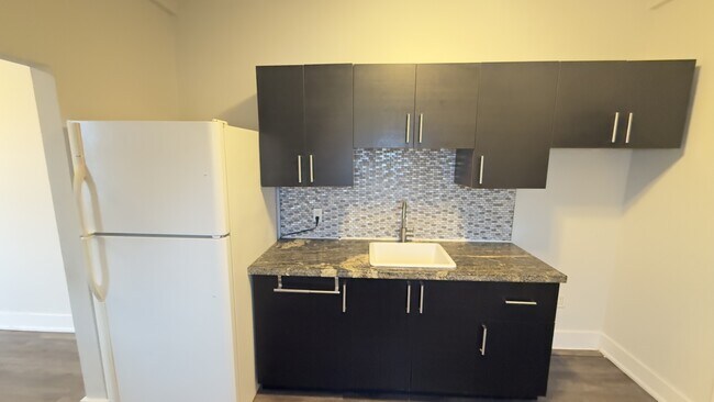 Photo - 292 Welland Ave Unité 2