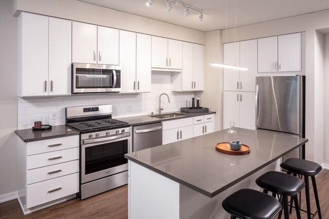 365 Nicollet