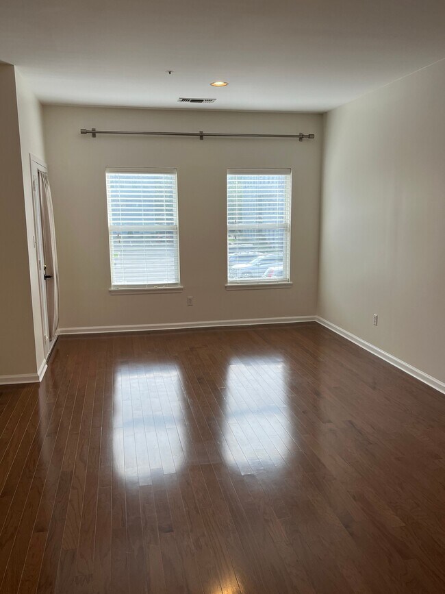 Photo - 516 Brittany Dr