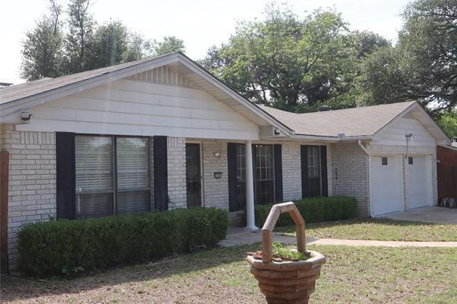 Photo - 3205 Pin Oak Dr
