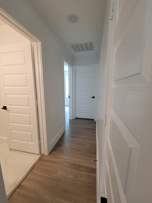 Photo - 1132 Dumane St