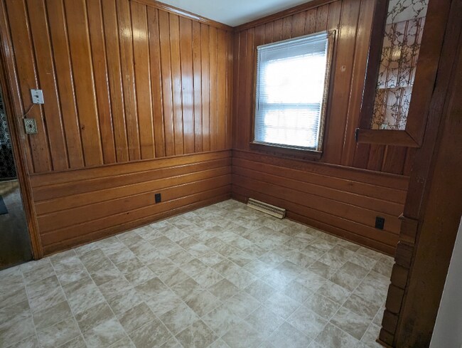 Photo - 2712 Kilkare Ave