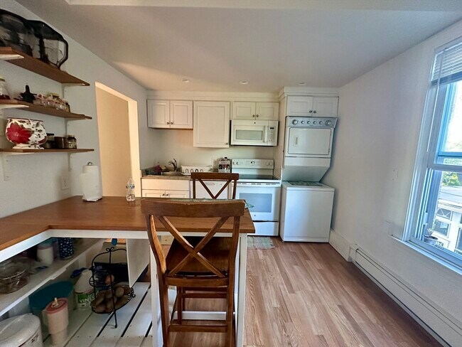 Photo - 110 High St Unit 2