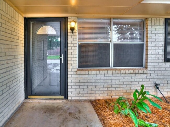 Photo - 2215 Beverly Hills St