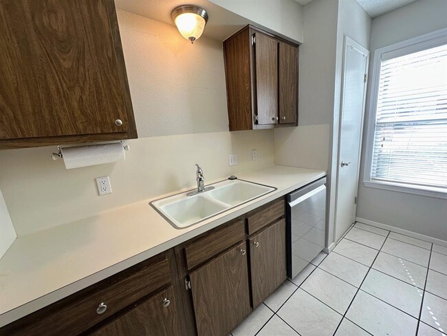 Photo - 5110 Powder River Rd