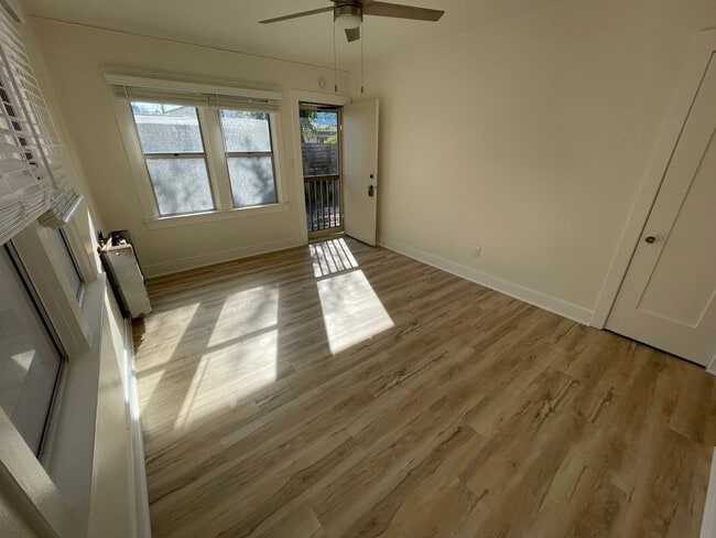 Photo - 0131 Unit 728