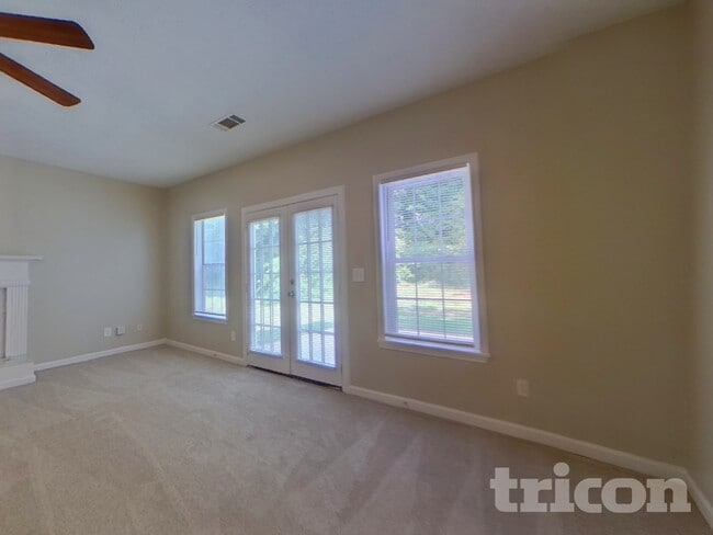 Photo - 750 Stonemill Manor