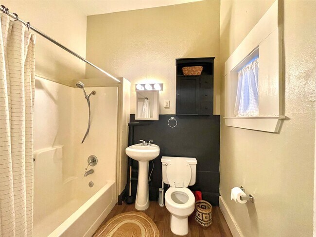 Photo - 1427 Church St Unit 4