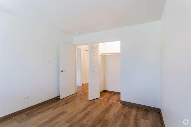 2BR, 1BA - 898SF - Second Bedroom