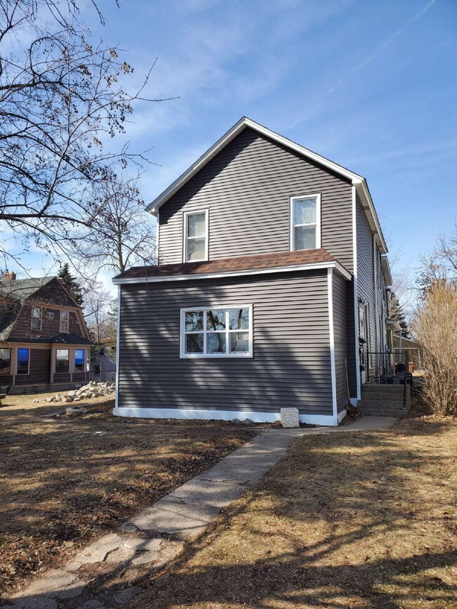 Photo - Triplex Lower Unit - Available for Rent