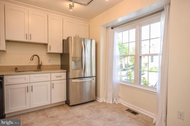 Photo - 12104 Pikeview Terrace