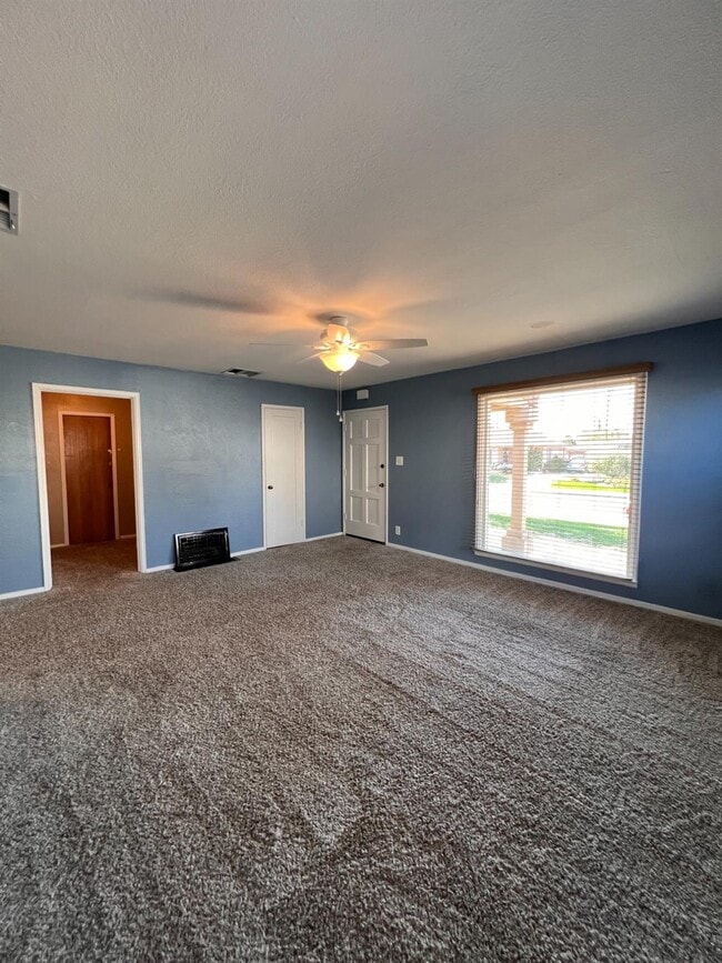 Photo - 3402 E Weldon Ave