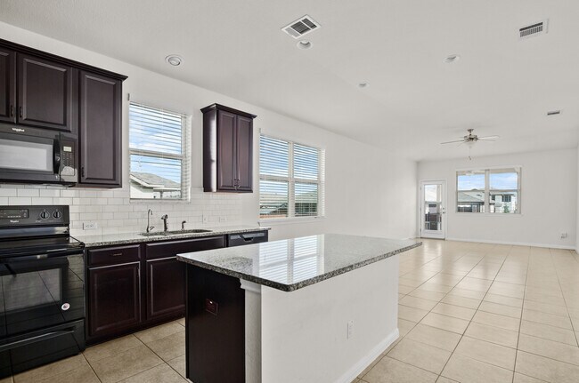 Photo - 19213 Quebrada Dr