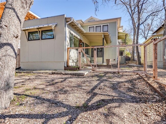 Photo - 610 Highland Ave Townhome