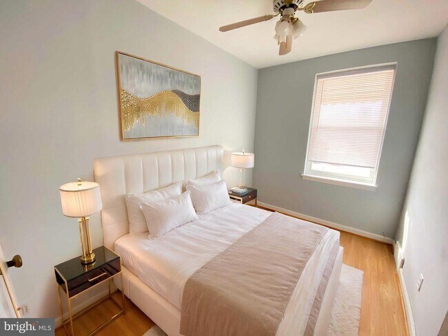 Photo - 6330 Leonard St