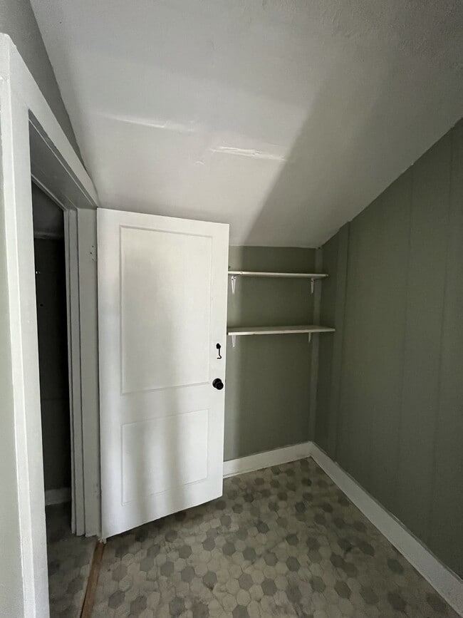 Photo - 209 Haywood St