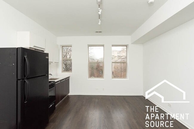 Photo - 5054 N Winthrop Ave Unit 313