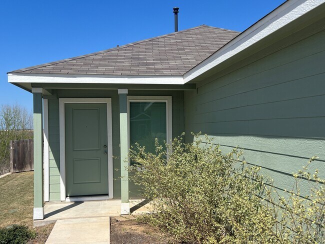 Photo - 427 Gabbro Gdns