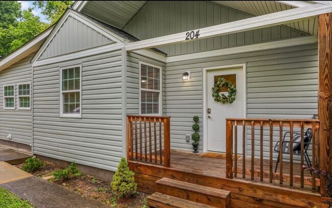 Photo - 204 N Bellemeade Ave