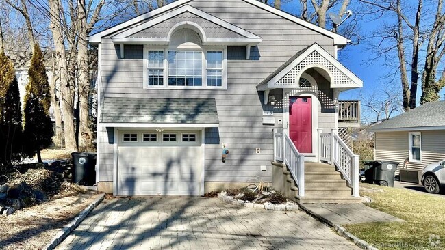 Building Photo - 49 Fairwood Ave Rental