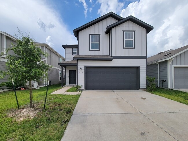 Building Photo - 16230 Dutton Clover Dr Rental